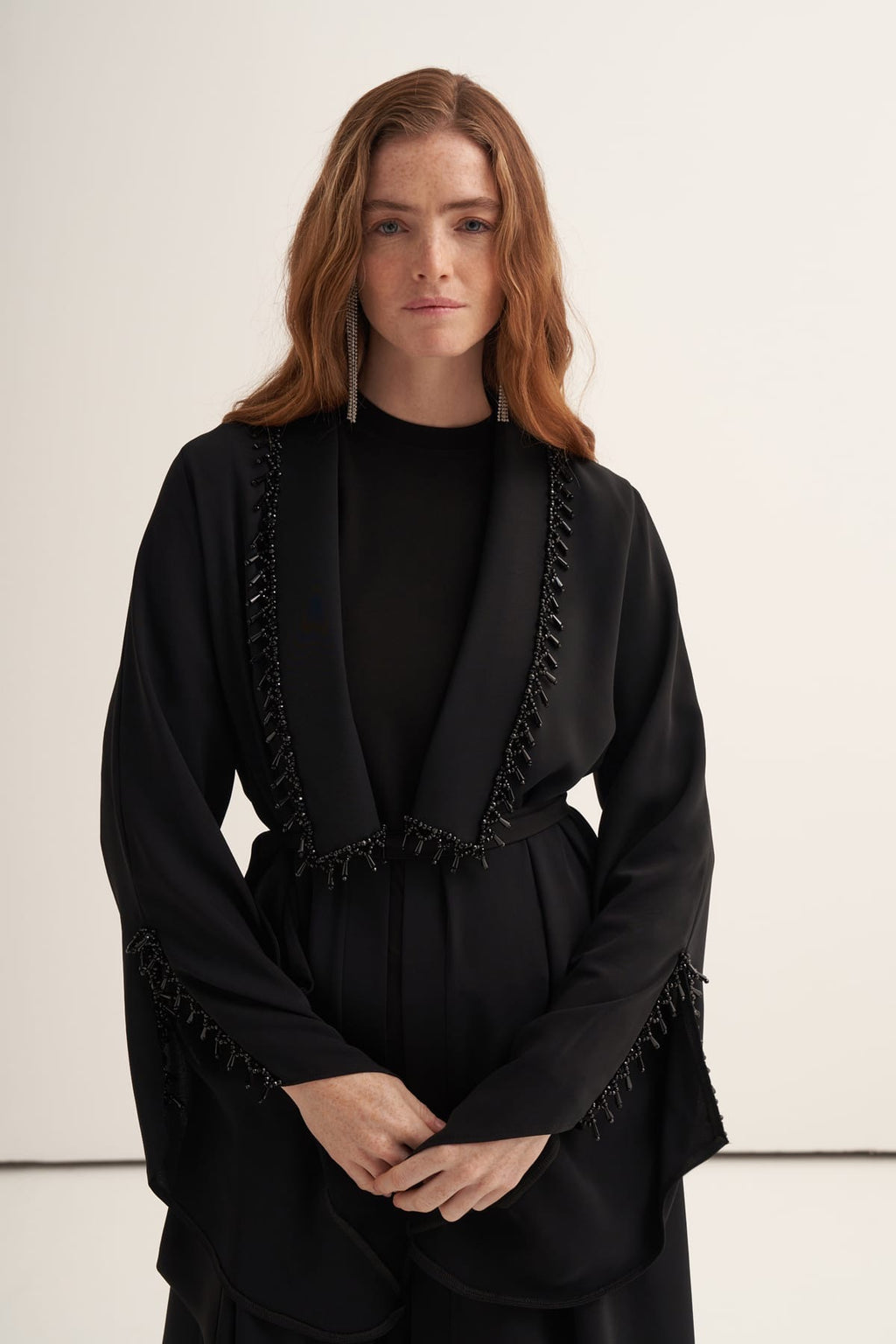 Yakası Ve Kolları Boncuk İşlemeli Abaya Siyah