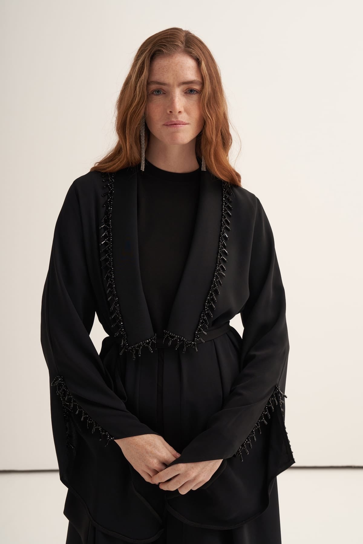 Yakası Ve Kolları Boncuk İşlemeli Abaya Siyah