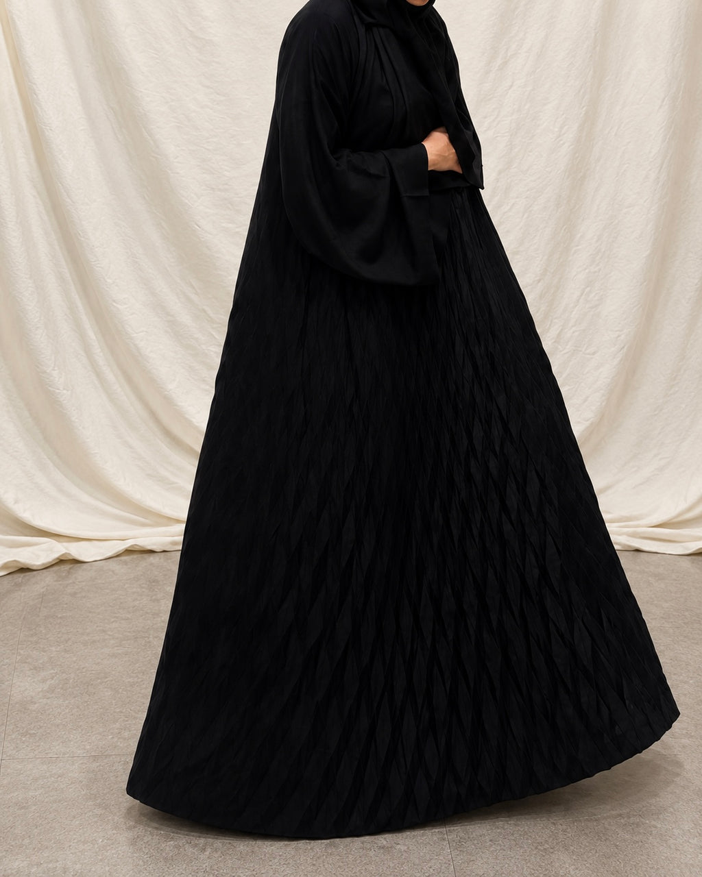 Özel Plise Detaylı Abaya Siyah