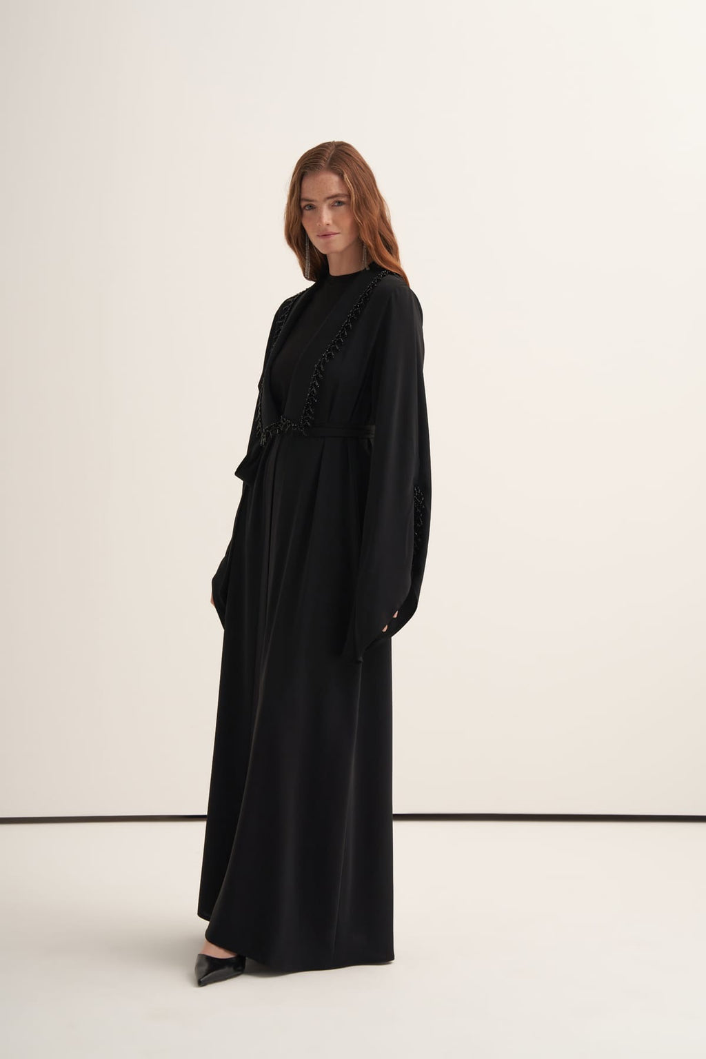 Yakası Ve Kolları Boncuk İşlemeli Abaya Siyah