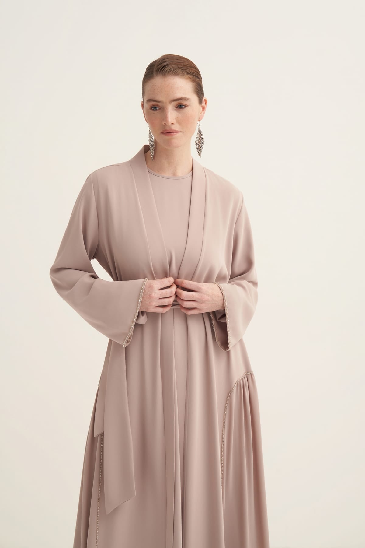 Yanları Şifon Ve Boncuk Detaylı Abaya Bej